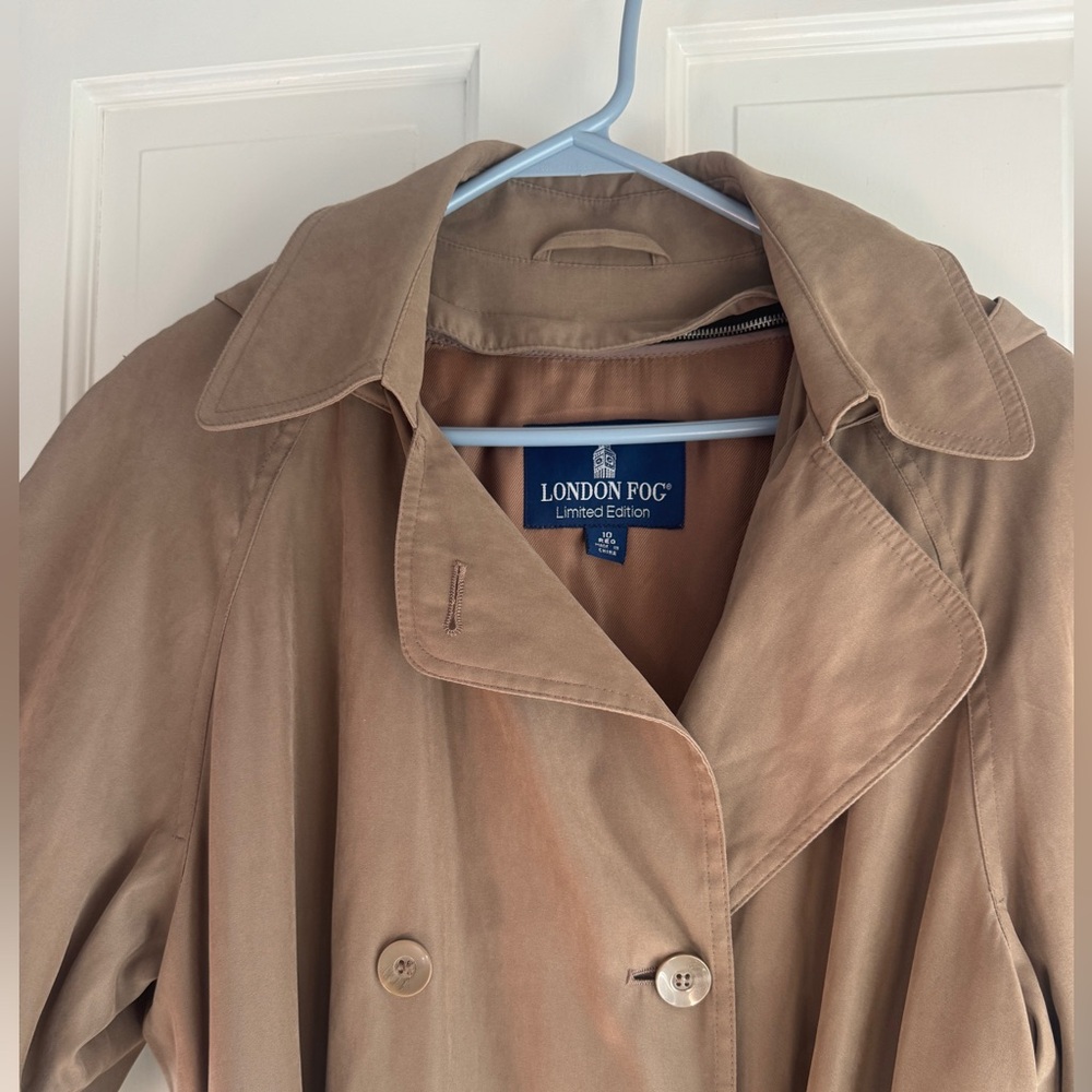London Fog Limited Edition Trench Coat Tan Size 10 Detachable Liner Hood - Picture 2 of 11